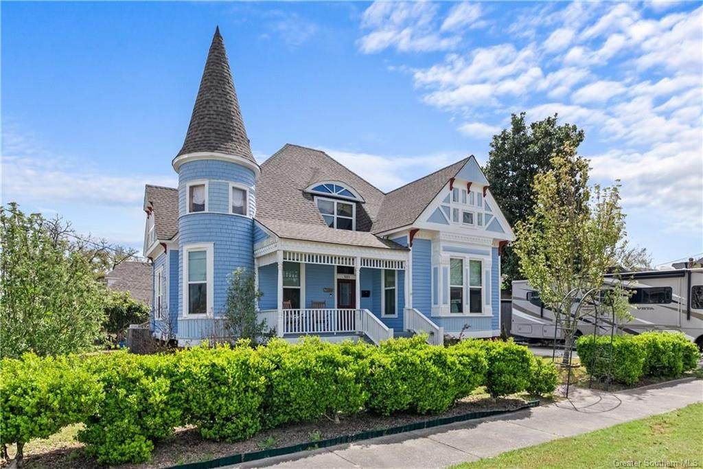 503 Moss Street - Photo 1