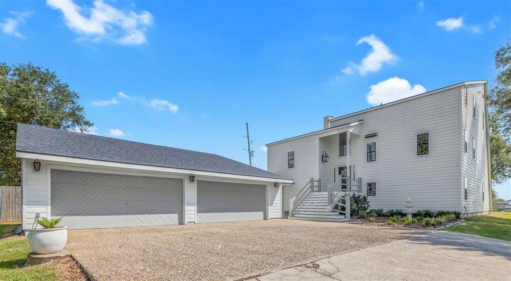 3104 Greenleaf Lane - Photo 1