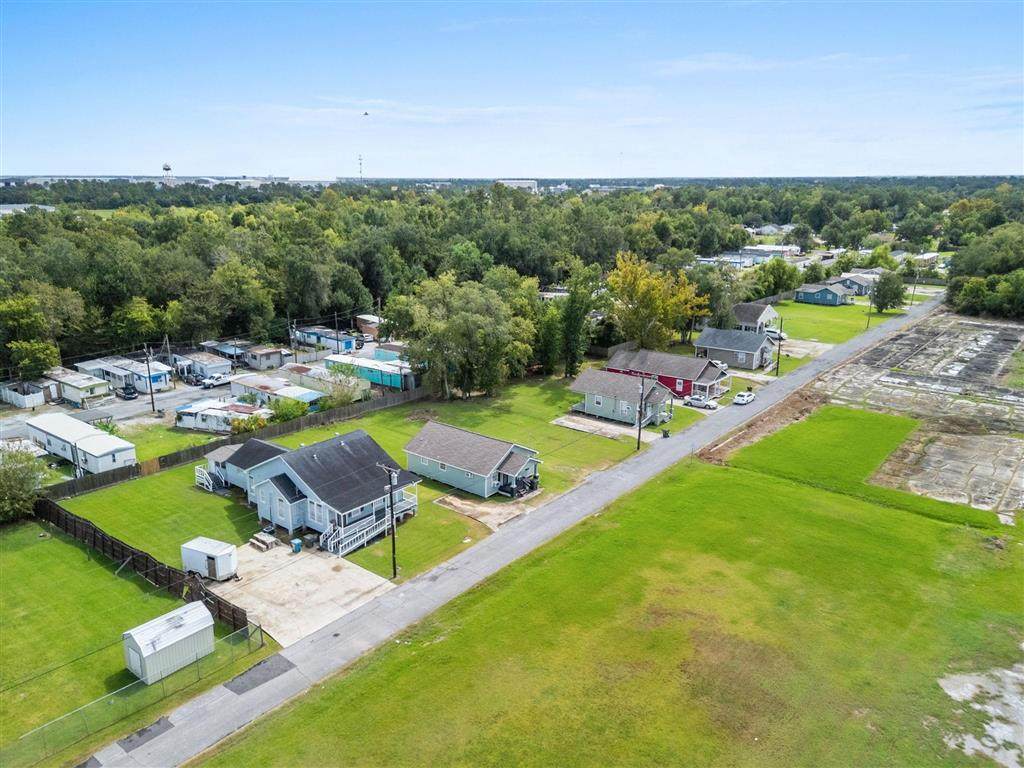  Dumatrait Lane - Photo 1