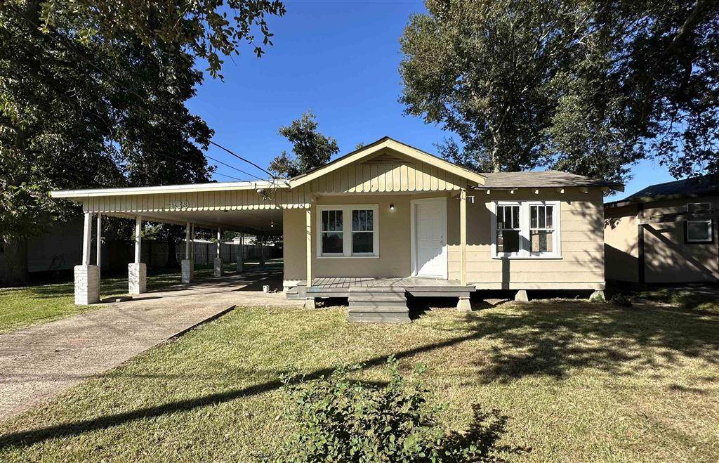 439 Commercial Avenue - Photo 1