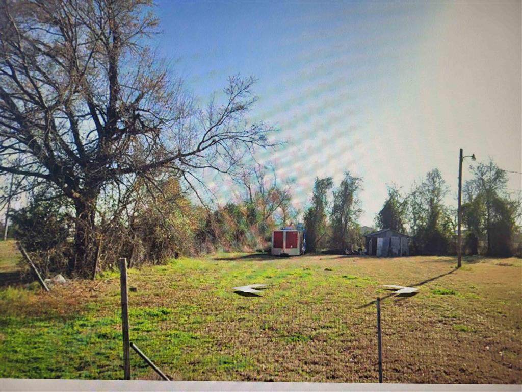 209 Ford Street - Photo 1