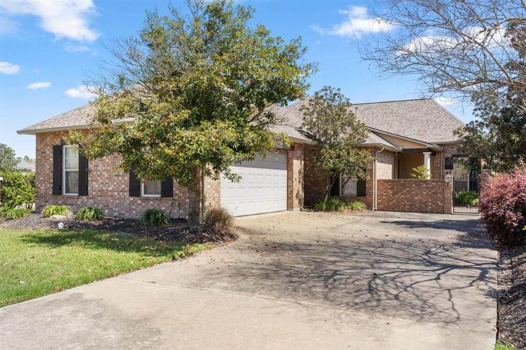 6105 Azalea Dr Drive - Photo 1