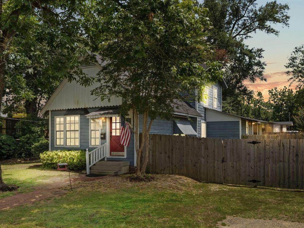 501 Magnolia Street - Photo 1