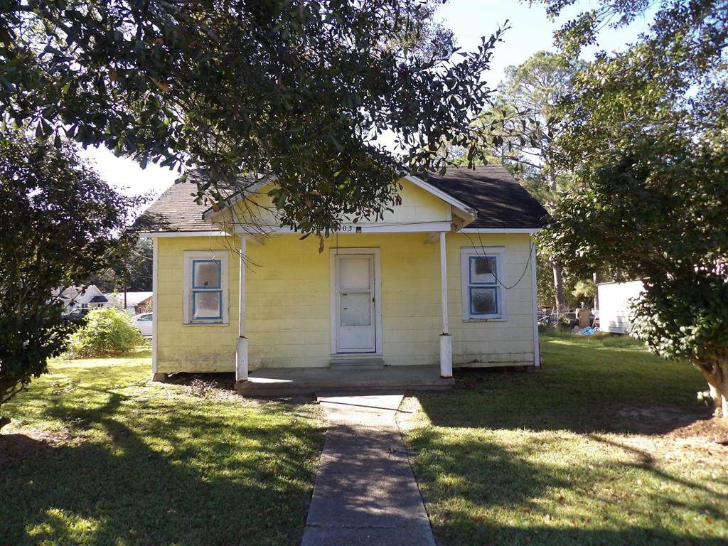 403 Craig Street - Photo 1
