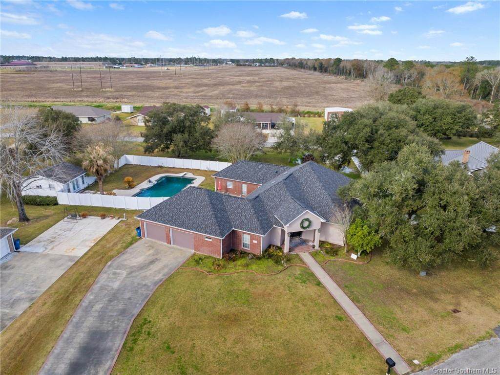 814 Comfort Lane - Photo 1