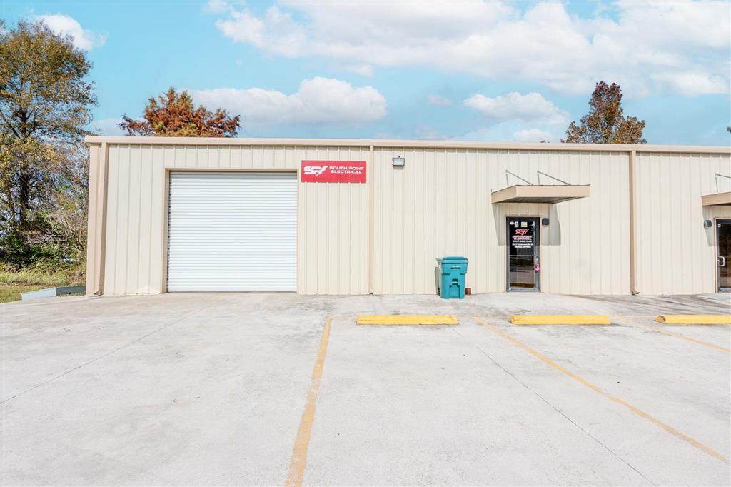 2412 Maplewood Drive - Photo 1