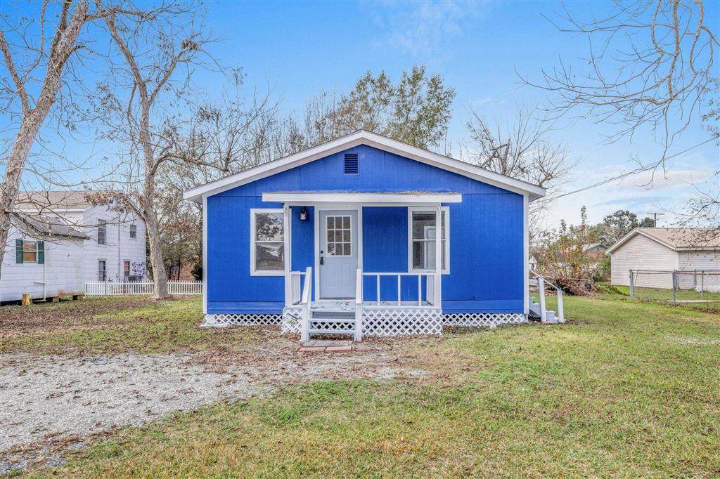601 Mcarthur Street - Photo 1