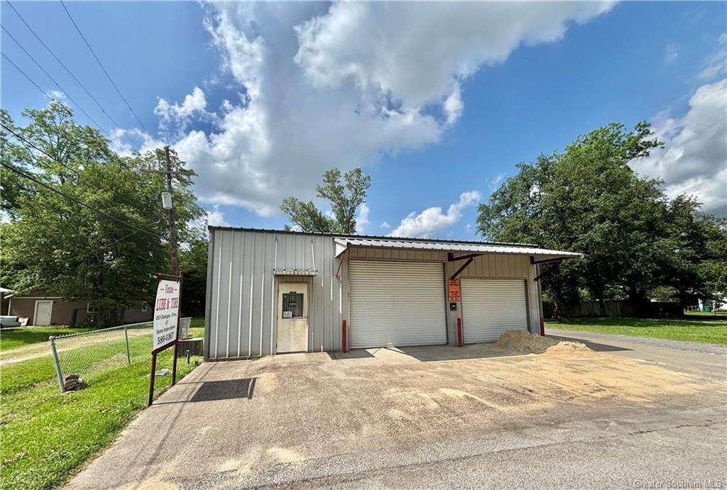 1806 Center Street - Photo 1