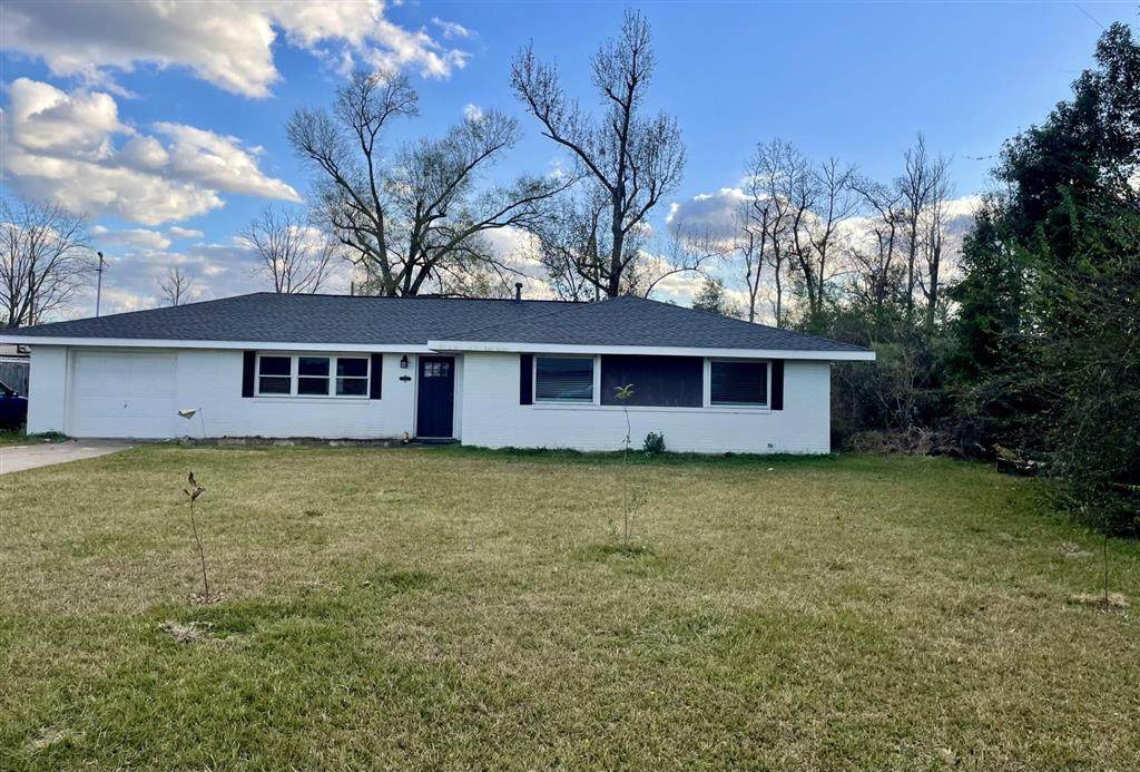 311 Wayside Drive - Photo 1