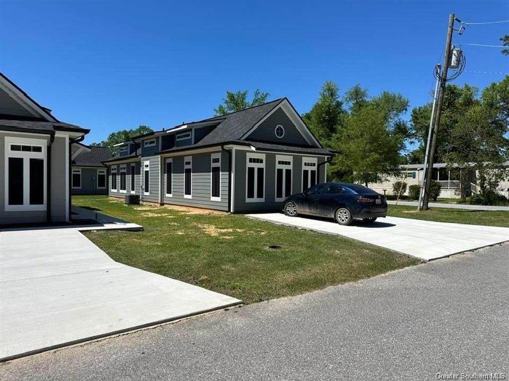 305 Lyles Street - Photo 1