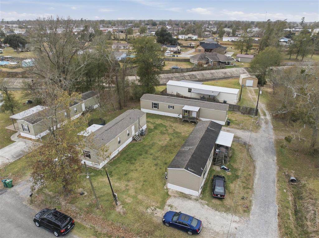 180 Pelican Street - Photo 1