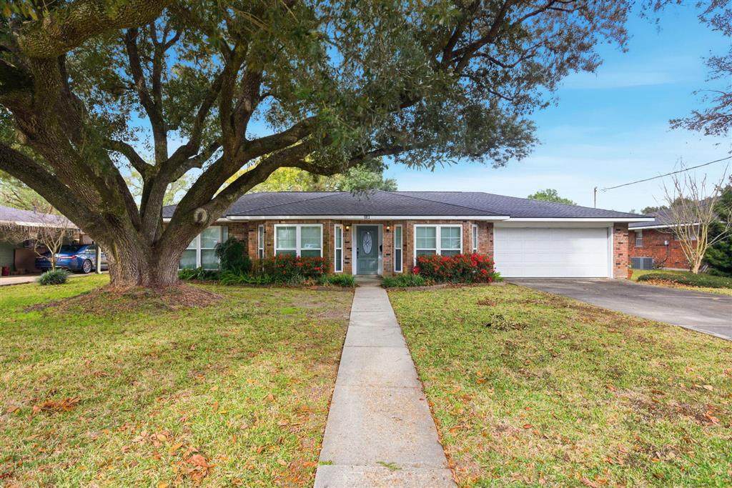 1013 Royal Street - Photo 1