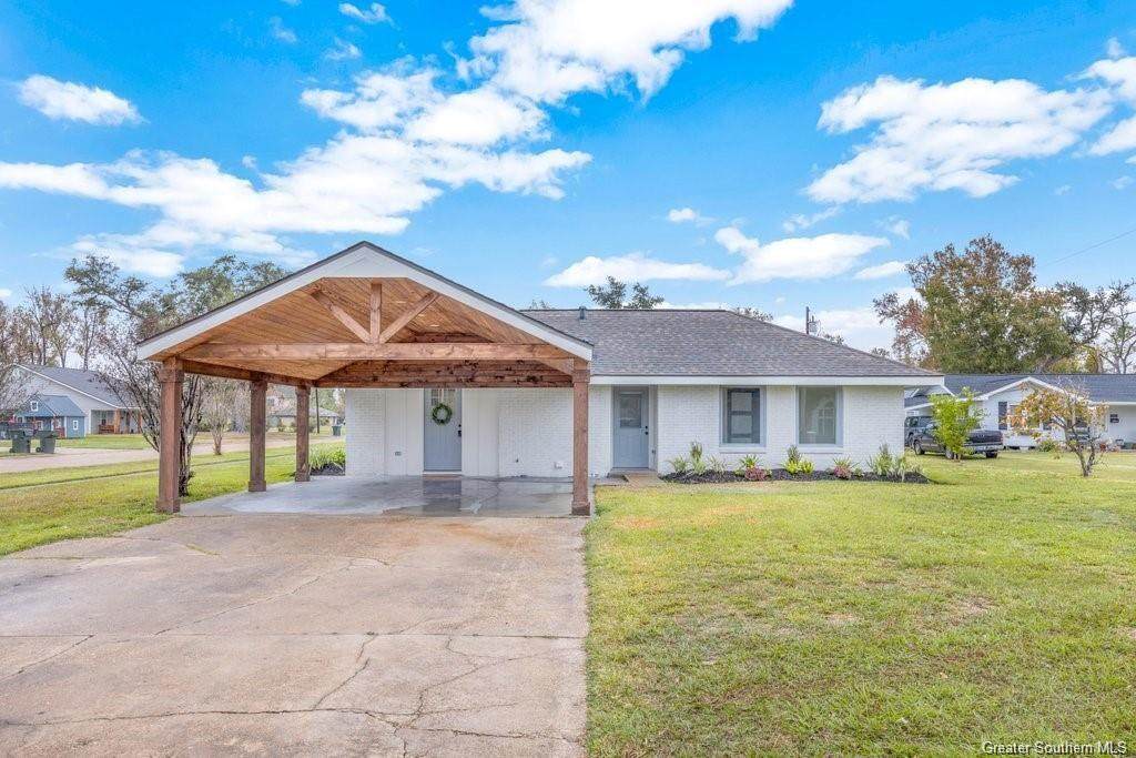616 Claude Street - Photo 1