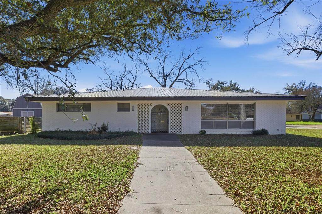315 University Drive - Photo 1