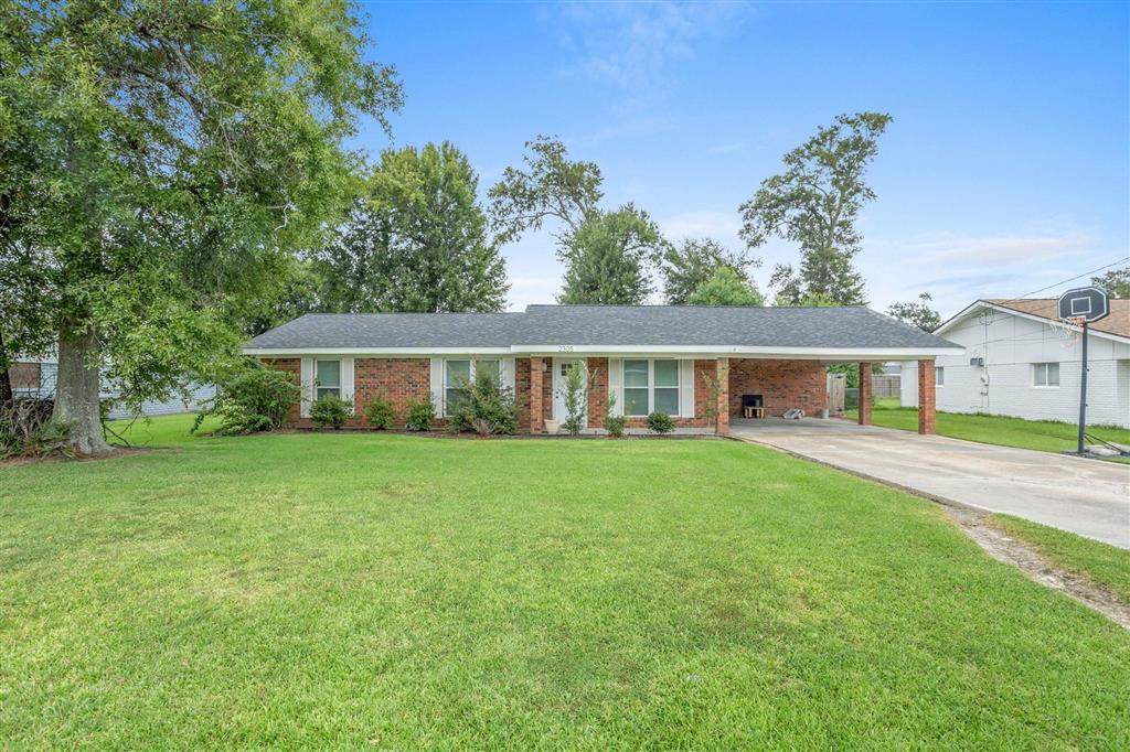 2305 Acadienne Street - Photo 1