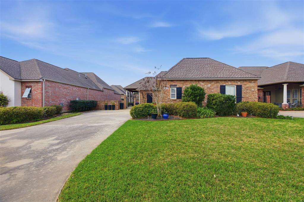 6134 Azalea Drive - Photo 1