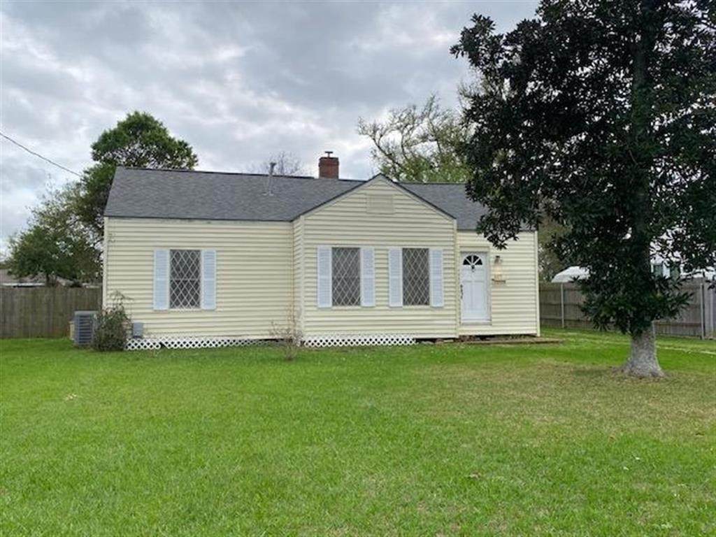 609 Sallier Street - Photo 1
