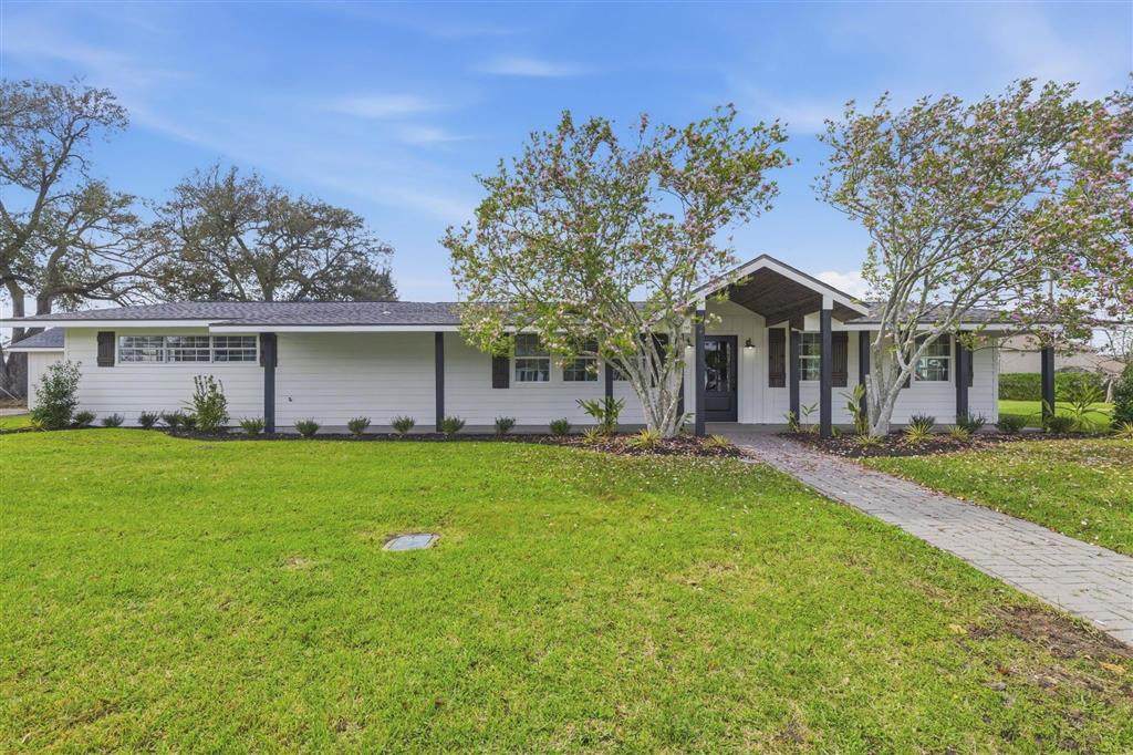 602 Lockwood Court - Photo 1