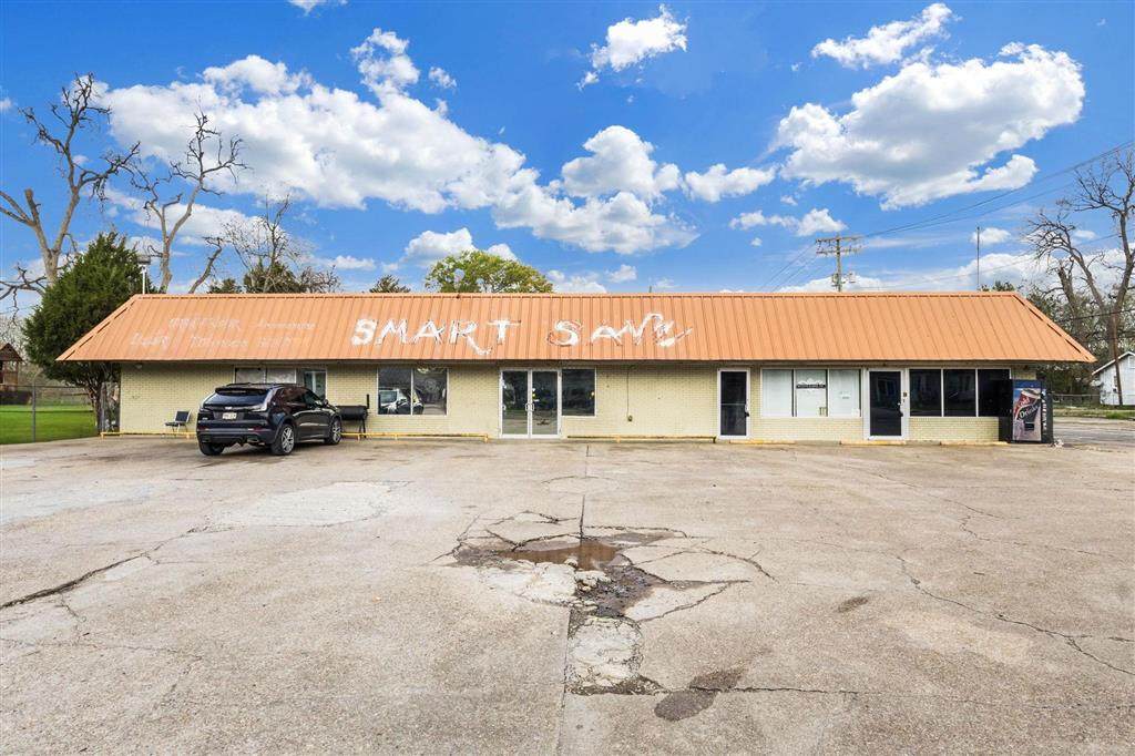173 Duperior Avenue - Photo 1