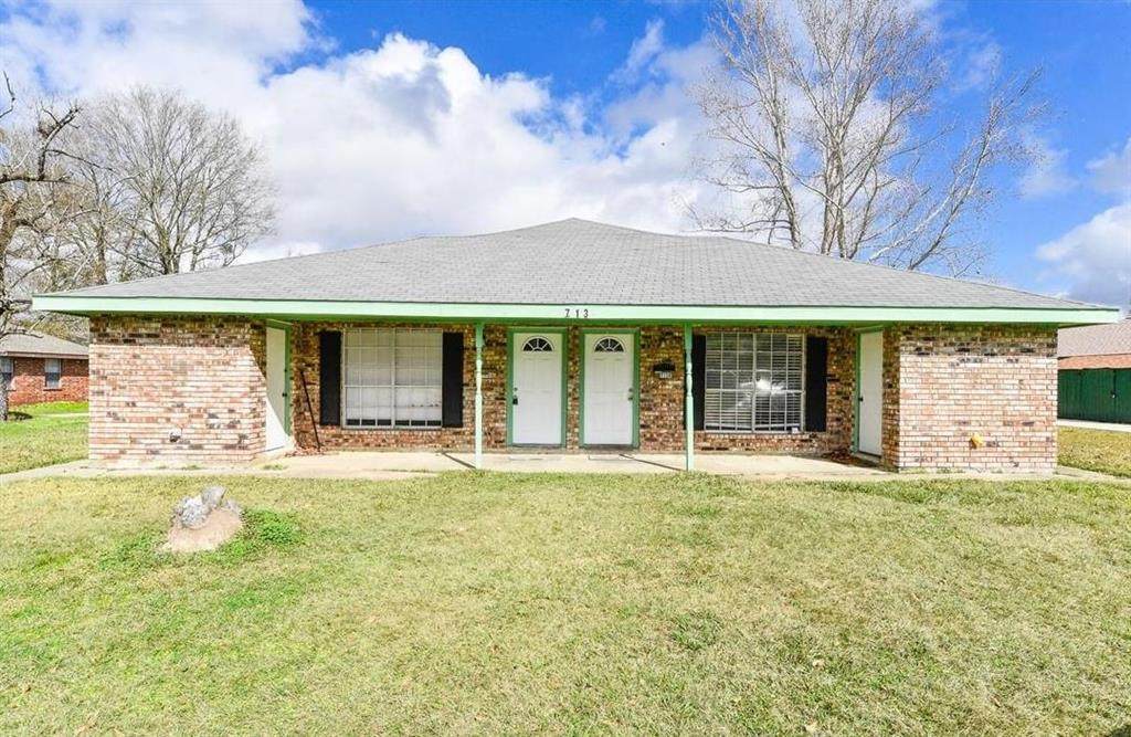 713 Bradley Street - Photo 1