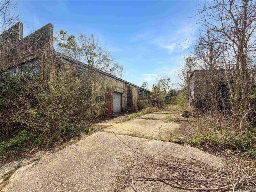 206 2nd Street - Photo 1