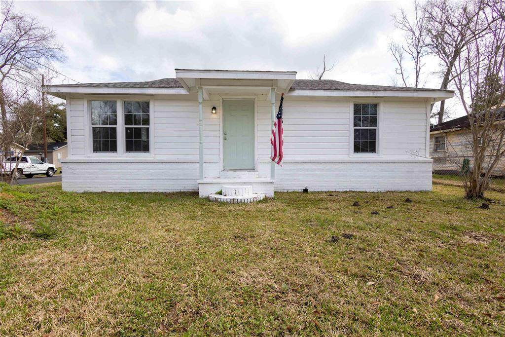 592 Cass Street - Photo 1