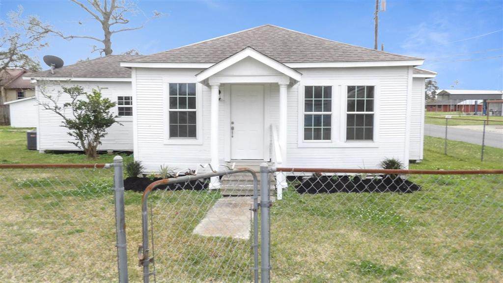 913 Burton Street - Photo 1