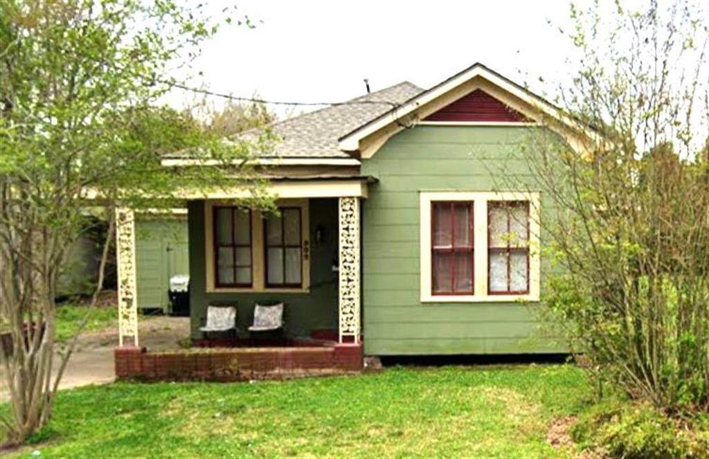902 Live Oak Street - Photo 1