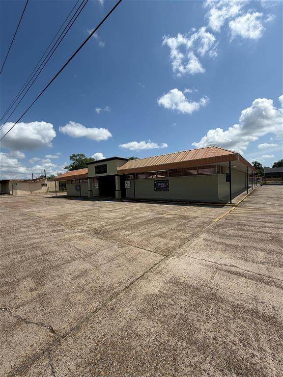 2030 Broad Street - Photo 1