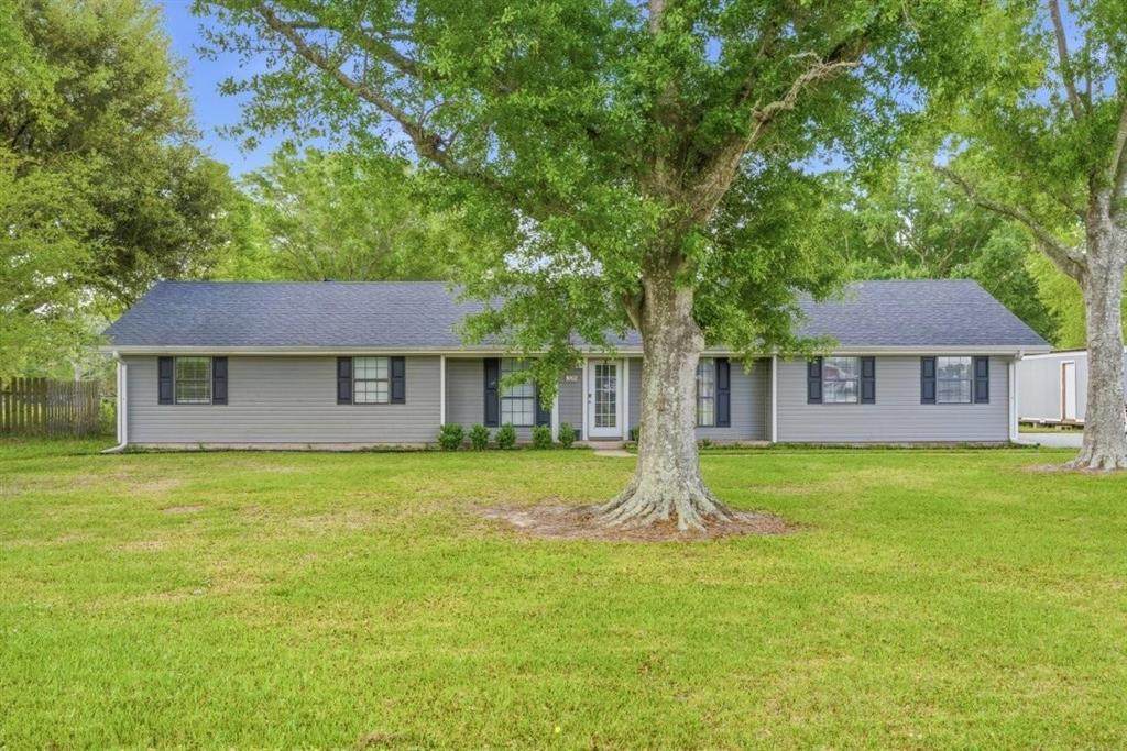328 Tara Drive - Photo 1