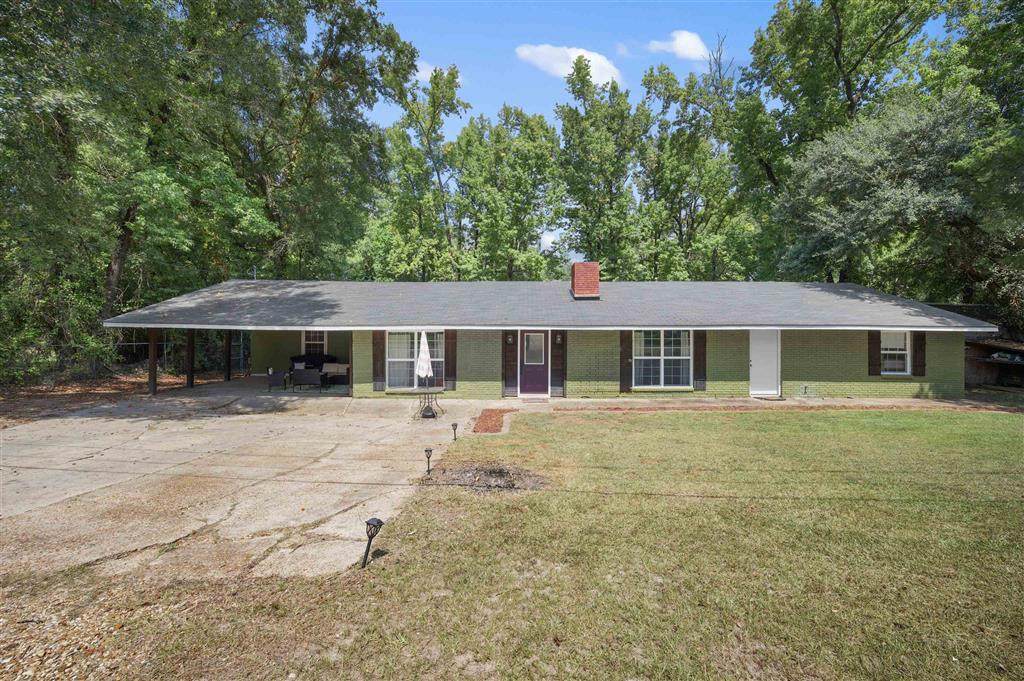 105 Allen Avenue - Photo 1