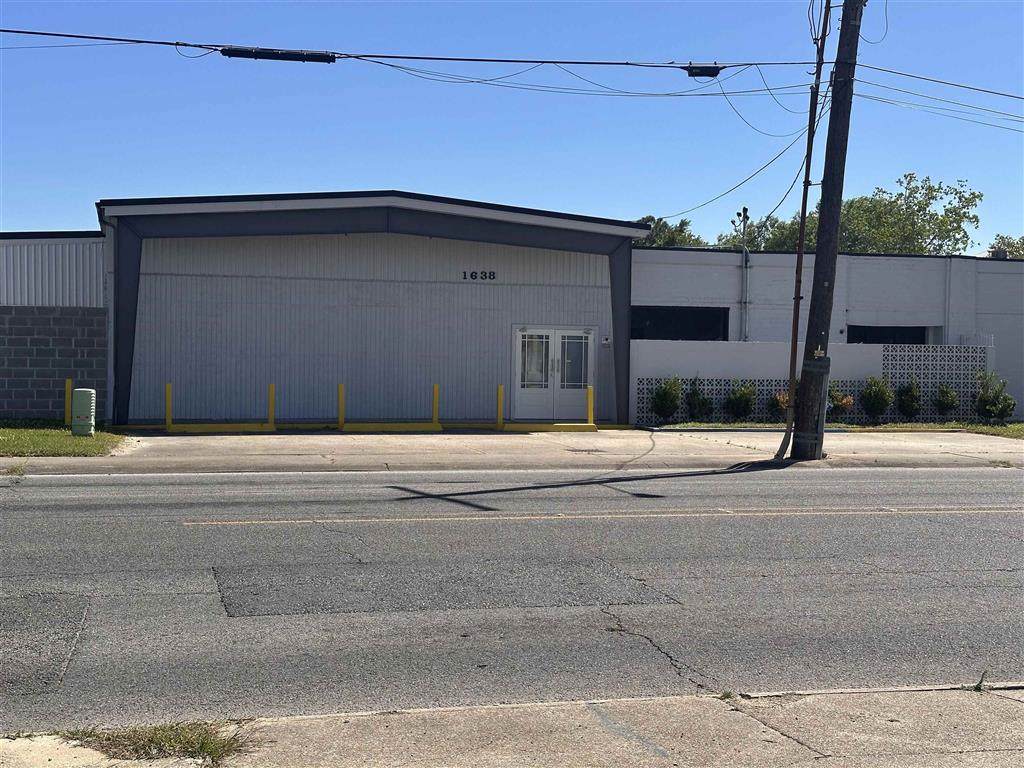 1638 Broad Street - Photo 1
