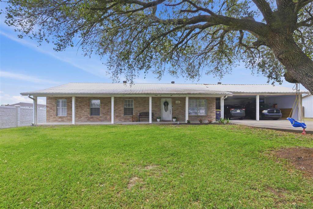 1202 Highway 90 - Photo 1