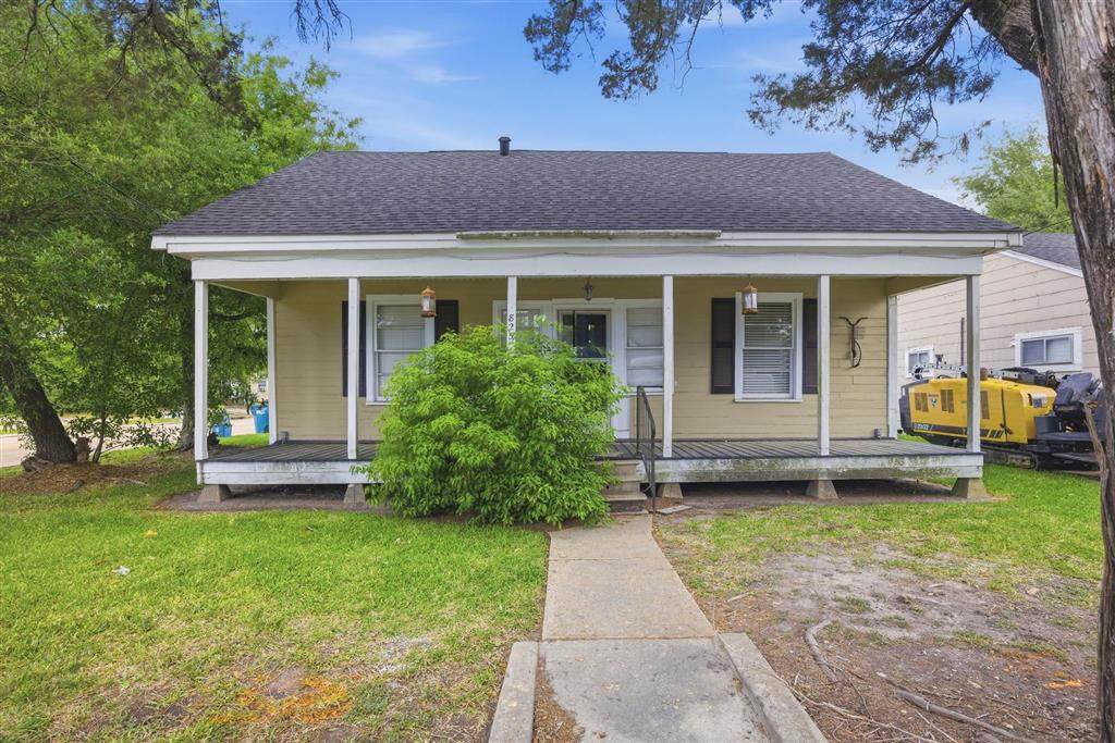 825 Crocker St - Photo 1