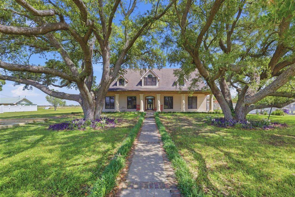 8886 Martin Roy Road - Photo 1