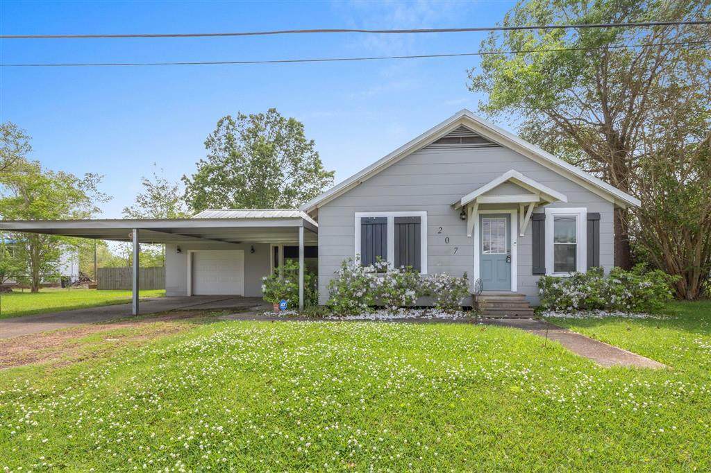 207 Duff Street - Photo 1