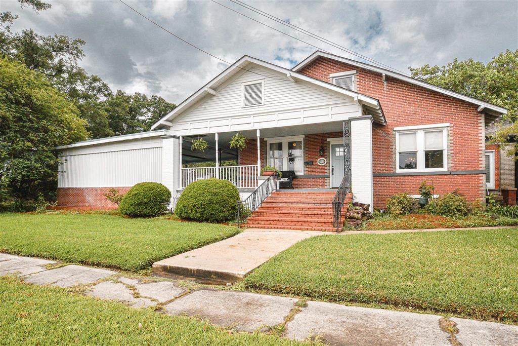 1115 Main - Photo 1