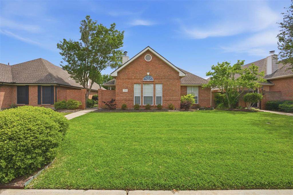2505 Peace Drive - Photo 1