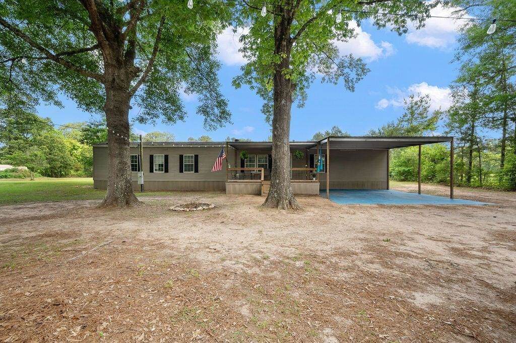 523 Fish Hole Lp - Photo 1