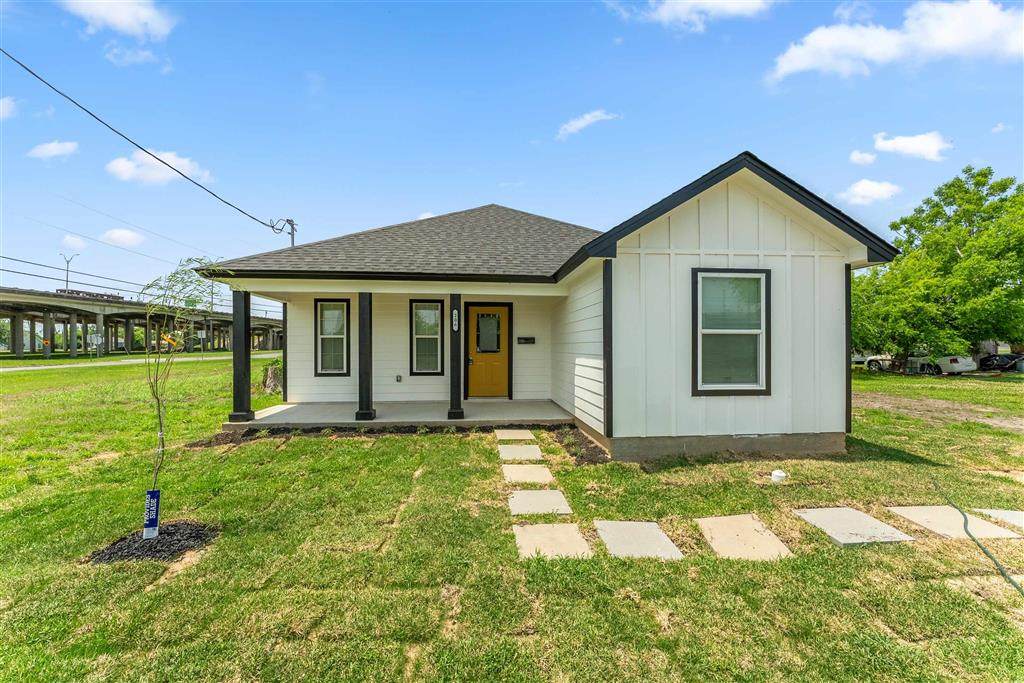 206 Lyons Street - Photo 1