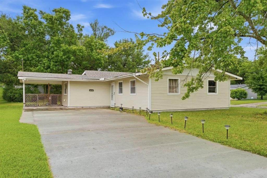 1621 Sage Drive - Photo 1
