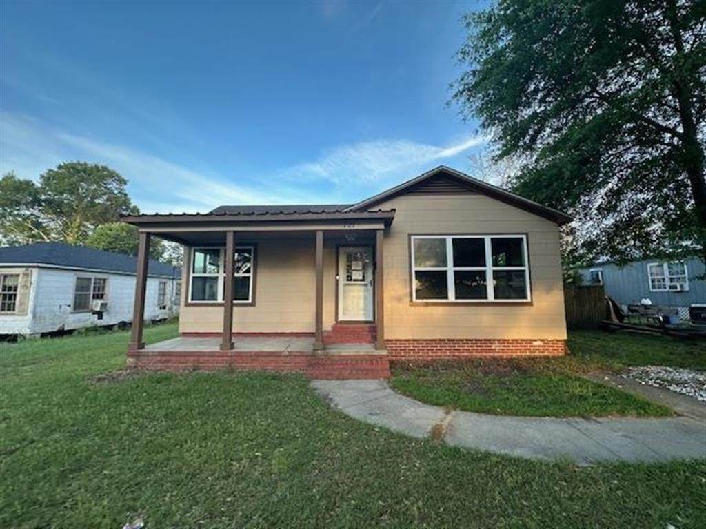 721 Roberts Street - Photo 1