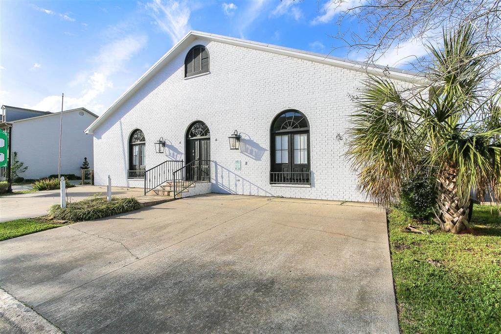 206 11th Street - Photo 1