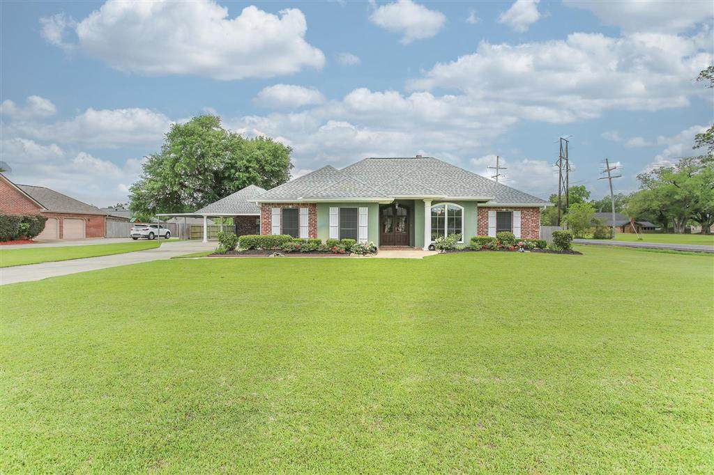 4510 Oak Ridge Drive - Photo 1