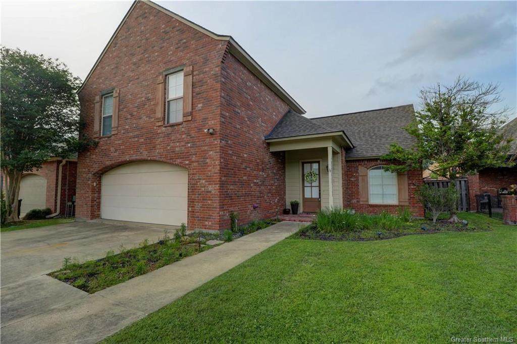 3232 Muirfield Drive - Photo 1