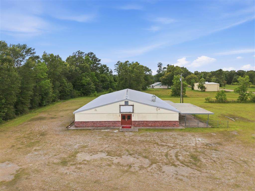 5813 Topsy Bel Road - Photo 1