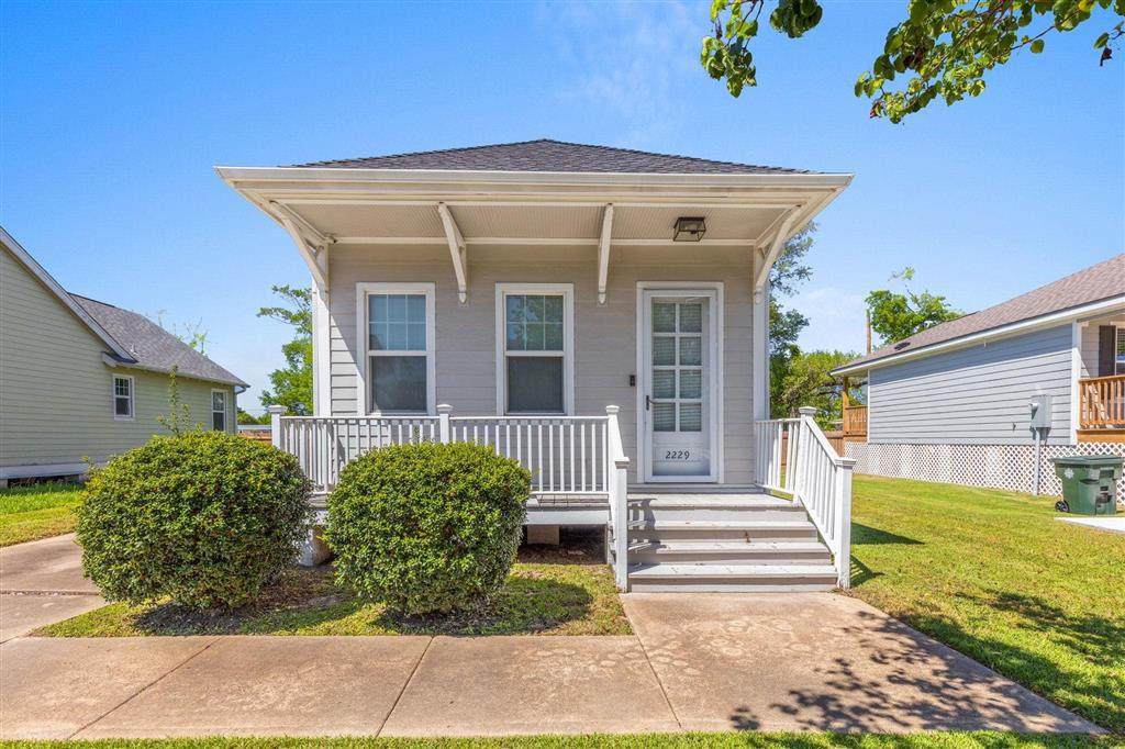 2229 Phillips Court - Photo 1