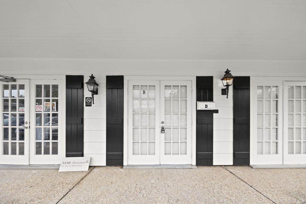 606 Colonial Drive - Photo 1