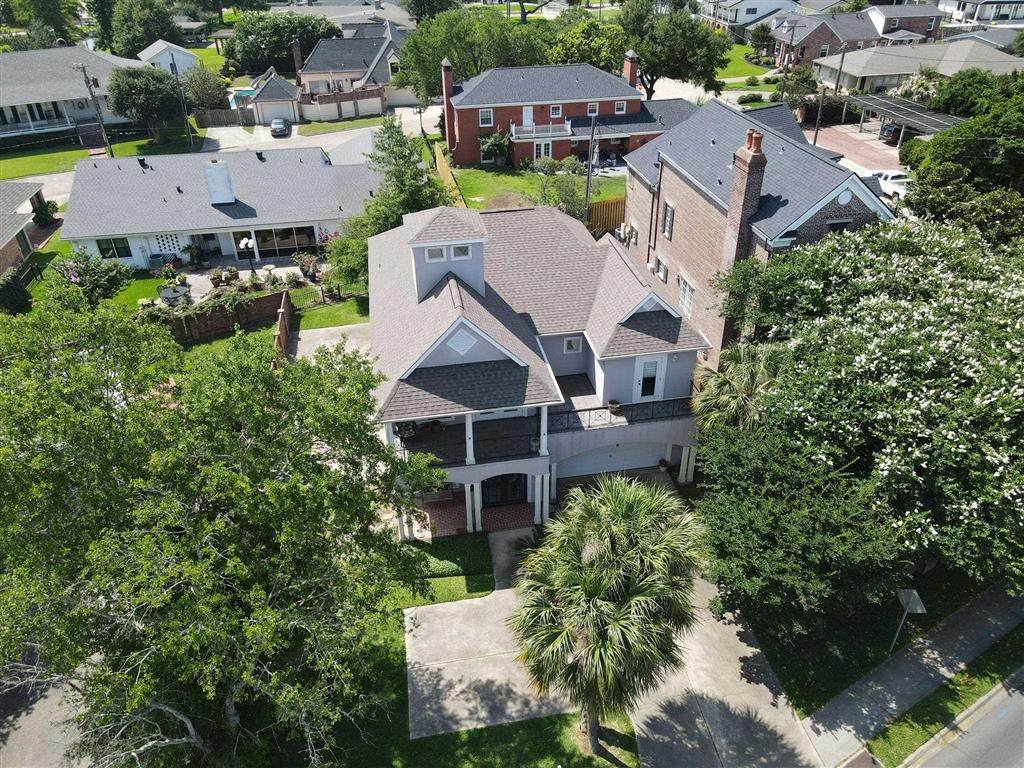 219 Shell Beach Drive - Photo 1