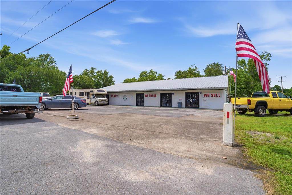 718 Center Street - Photo 1